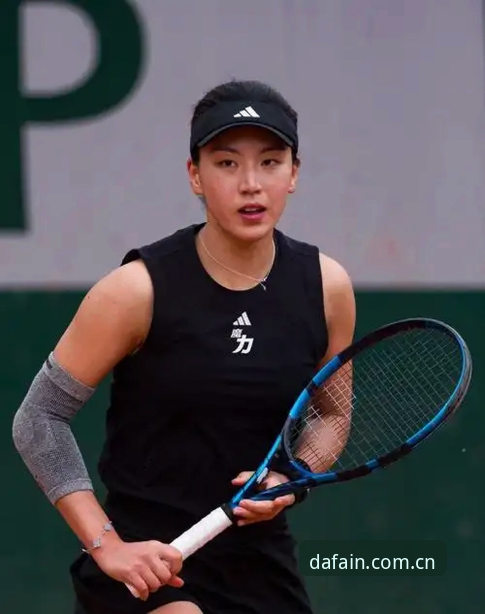 2026法网女单深度评测：中国金花郑钦文保分挑战与王欣瑜种子征程